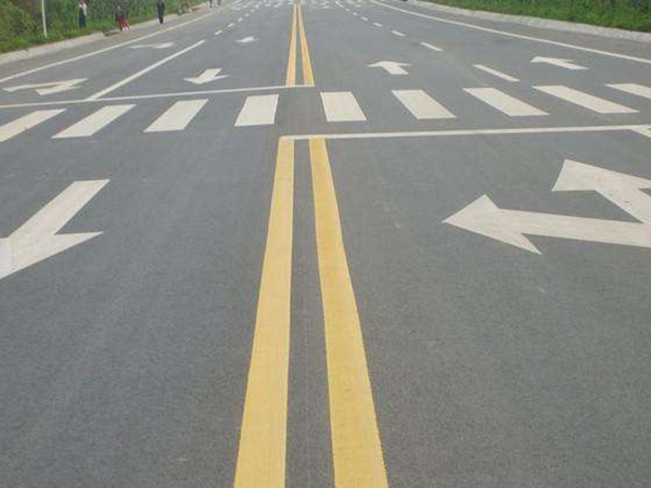 如何在不同路段選擇合適的道路標(biāo)志涂料？